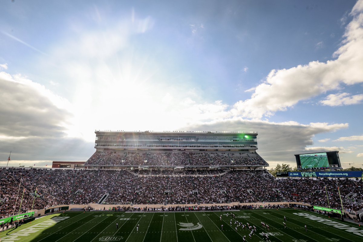 MSU_Football's tweet photo. Time to bring the noise tonight and to Pack the Woodshed, Spartan Nation!

#GoGreen https://t.co/NU0WGScQ6y