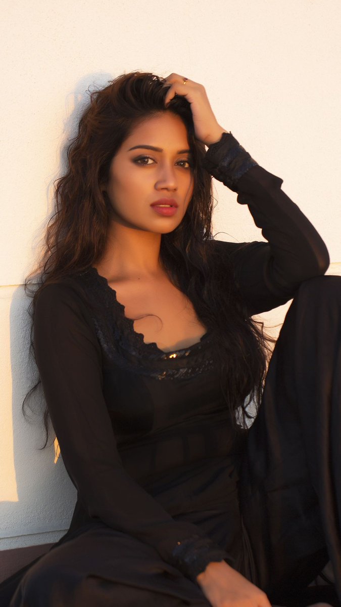 HDnHQ's tweet photo. Nivetha Pethuraj HD collections 😍🥰
#NivethaPethuraj #NivethaPethurajHot #Nivetha 😘❤
#SareeCollections #SareeHot #SareeLove #SareeTwitter #Saree 😘❤️ https://t.co/AOBodb8PYm