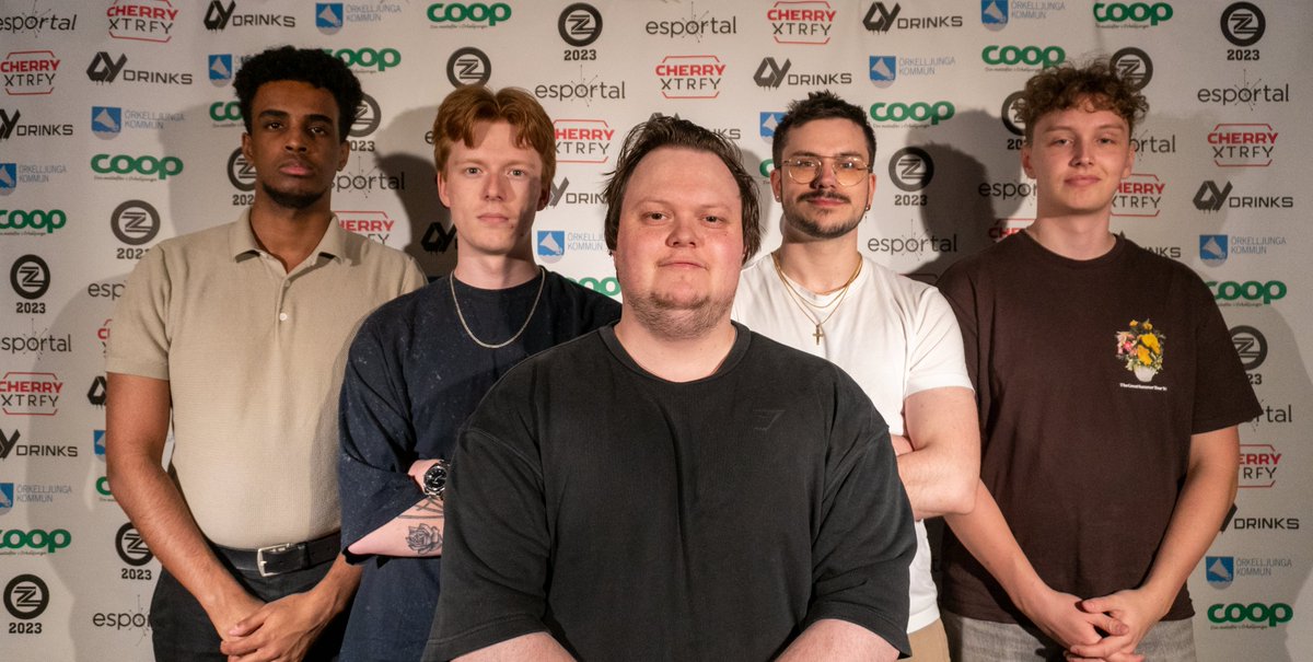 SandenDennis's tweet image. SEMIFINAL!

@MarskalkCS 🆚#MJ23

Galen match i Örkelljunga!