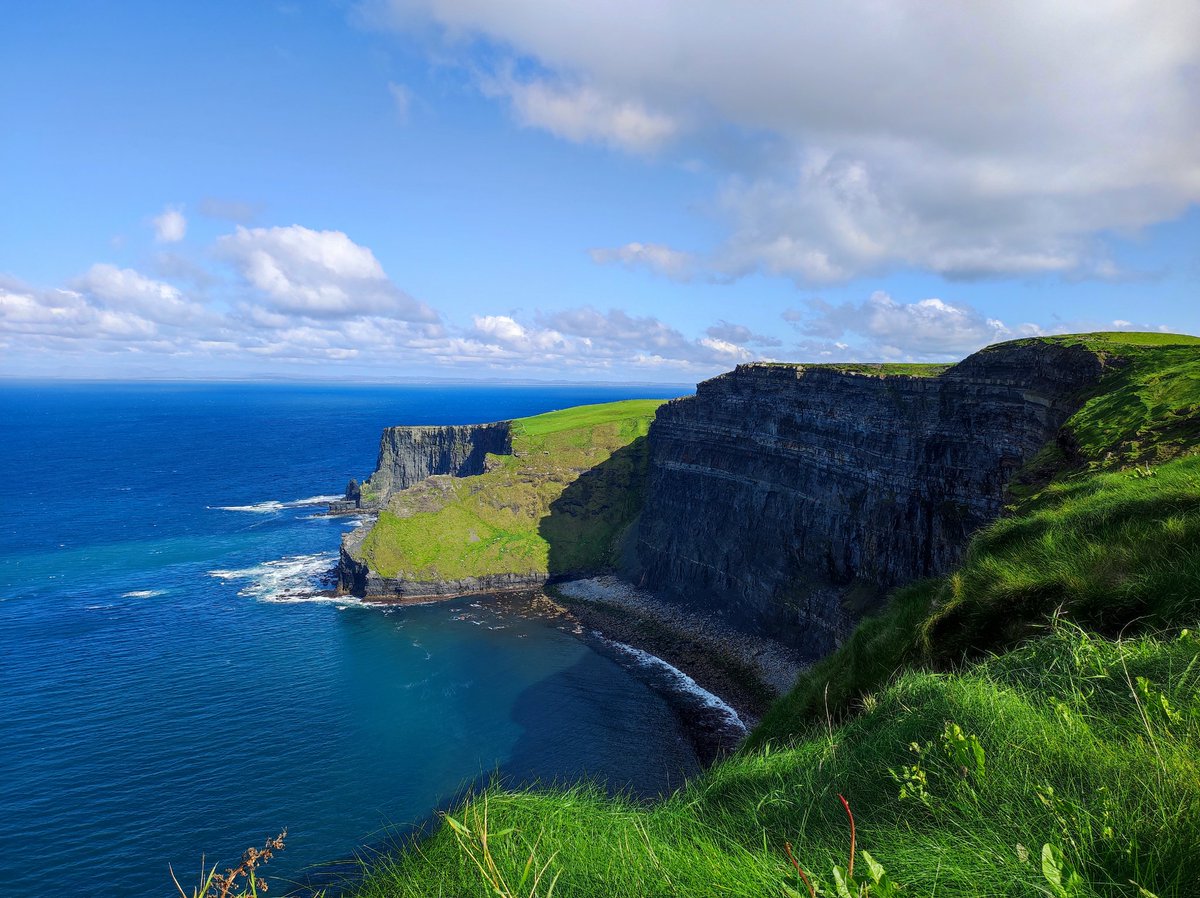 velze_voula's tweet image. Άξιζε; Άξιζε γαμώ τον αέρα τους γαμώ #Moher #Ireland