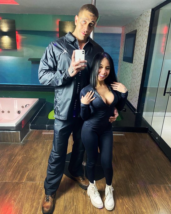 💎 A Paulistinha tem 20 aninhos, 1,47 mts altura e 42 kilinhos rs 😏 Oq ela n&atilde;o tem de altura essa gostosa