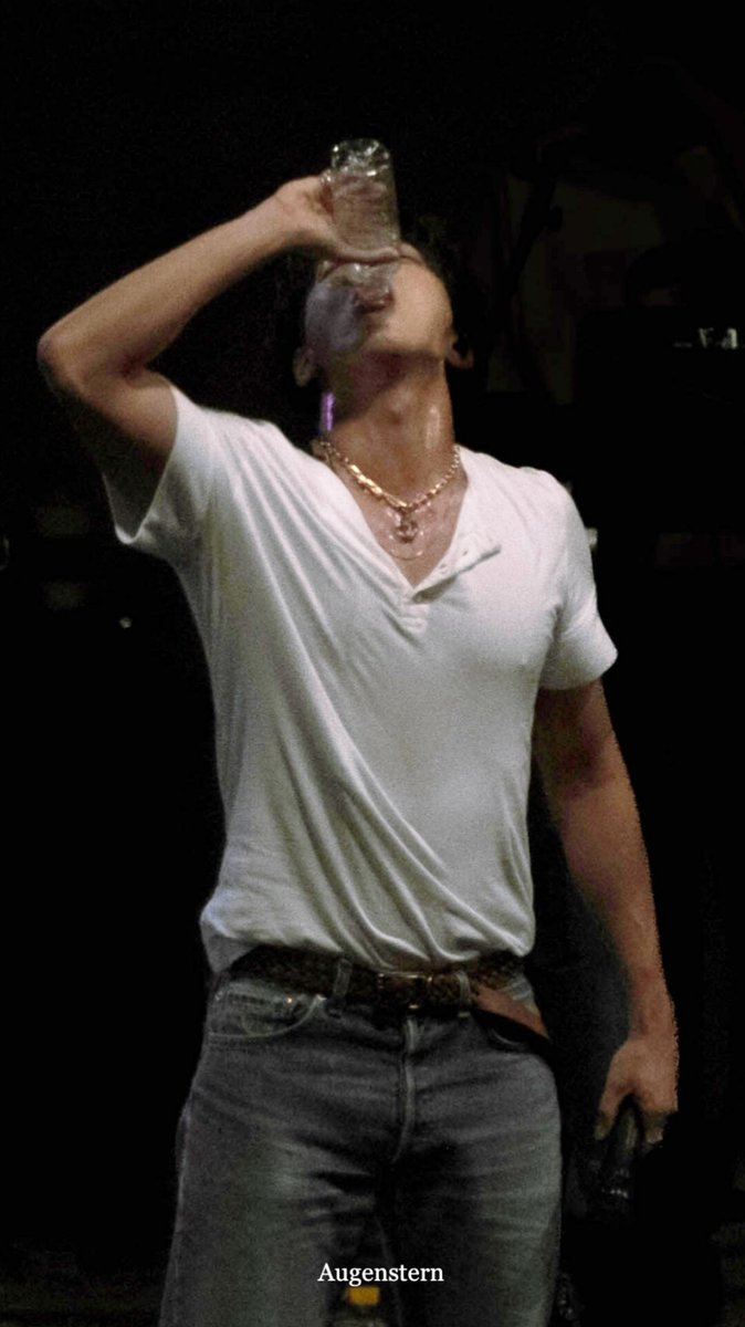 Cnblue4e's tweet photo. ๐๐ซฃโค๏ธโ๐ฅ
#JungYongHwa
https://t.co/lqLpNQqh3w https://t.co/U9LnNZWrbP