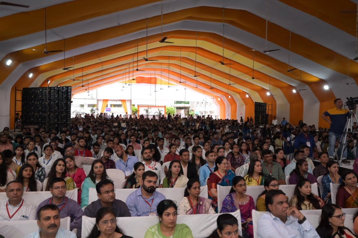 The inaugural session of the #11thPharmaVision National Level Seminar graced by Shri Miteshbhai Patel, MP. Anand Gujarat , Prof. Dr. Chhaganbhai Patel, Special Invitee Member National Executive commitee , ABVP, Dr. Milind Umekar, National President APTI,
