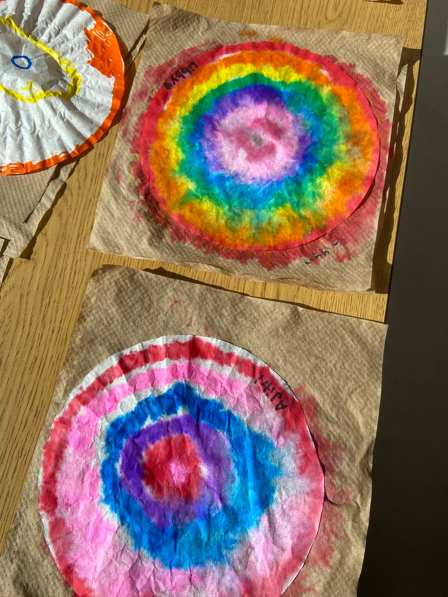 Grade 3 students celebrated Dot Day yesterday by creating their own unique dots! Students talked about the importance of a growth mindset and celebrating the power of “yet” 😊