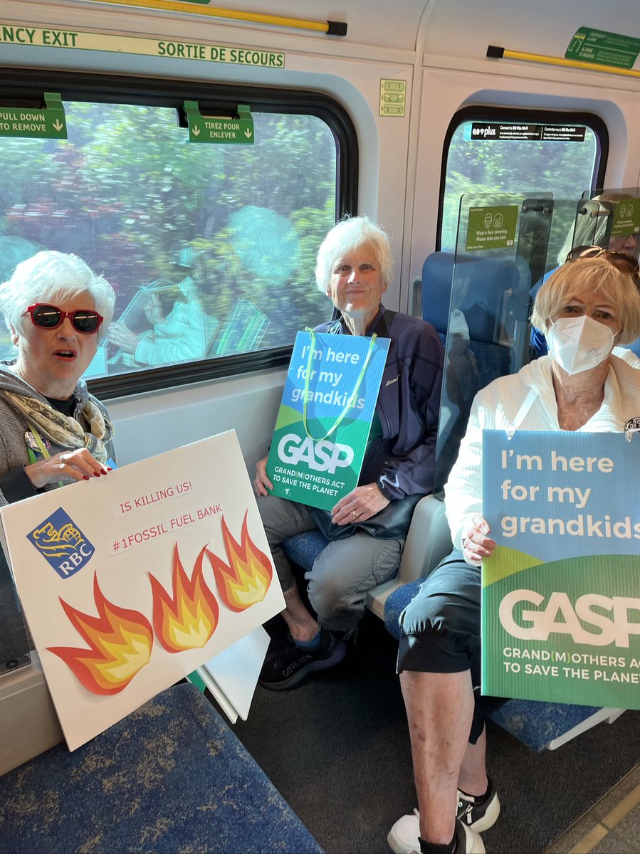 Gasp4Change's tweet photo. Brava! GASP members heading to the
BIG TORONTO rally at 11am
at Queen's Park on the Go train.
Join us! 5000 yesterday in Vancouver.
#EndFossilFuels #FastFairForever #ClimateMarchTO #EndFossilFuelsCanada #Toronto https://t.co/nqggiYNf6T