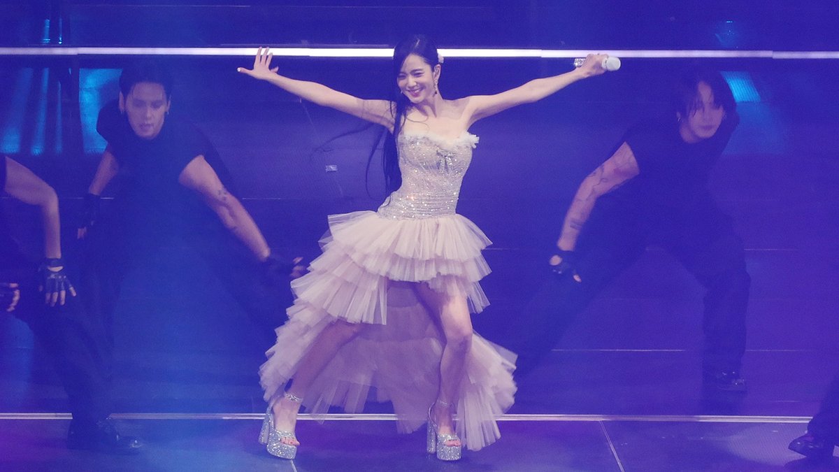 bimong_fancam's tweet photo. #BLACKPINK (#JISOO) ‘All Eyes On Me + FLOWER (꽃)’ SOLO STAGE | #블랙핑크 #지수 (FANCAM) 2023.09.16

https://t.co/mPzHail1Vg https://t.co/JUZEDjWn3M