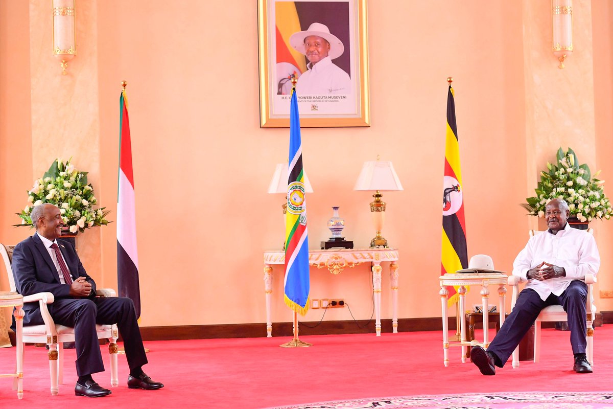 KagutaMuseveni's tweet photo. This morning at State House Entebbe, the Chairman of the Transitional Sovereign Council of the Republic of the Sudan, Gen. Abdel Fattah Al-Burhan and I, met and deliberated on bilateral and regional matters. https://t.co/fq51ZUNwKQ
