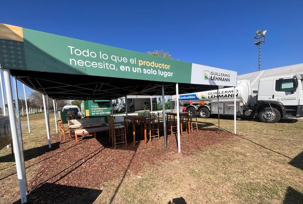 La_Lehmann's tweet photo. Día 2 en FINACO, presentando toda nuestra propuesta comercial y a la espera de un nueva remate Holando.
¡Te esperamos en nuestro stand!
#lalehmann #Finaco https://t.co/IZExBJb5zx