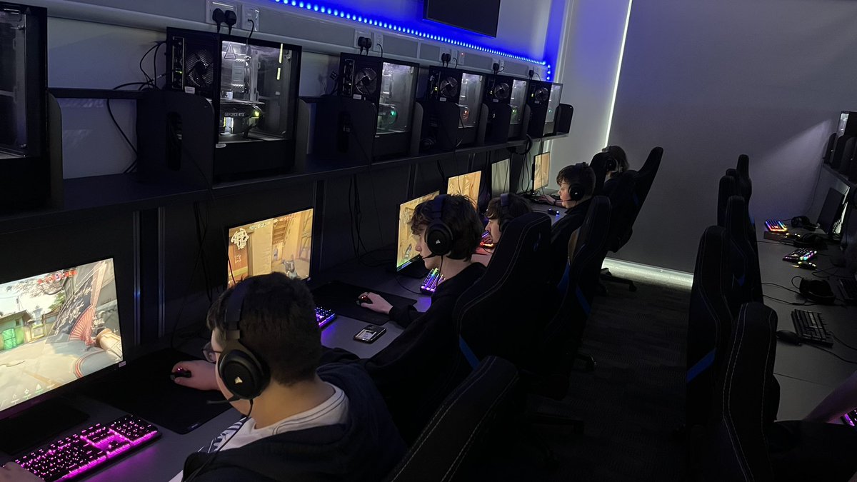 TydfilTytans's tweet image. There are new Tytans in our midst… 

In preparation for this year’s @British_Esports Student Champs, we’ve been holding trials this week for @CollegeMerthyr students to join the Tydfil Tytans ⚔️

Looking forward to another great season!