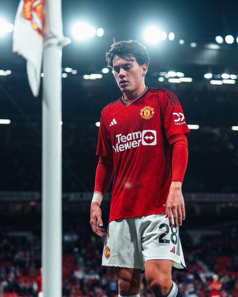 sinfouluy_'s tweet photo. 🔛 𝗣𝗢𝗥 𝗔𝗛𝗢𝗥𝗔 𝗡𝗢...

💢 Facundo Pellistri volverá a estar en el banco de suplentes ante Brighton.

❌️ Esto llama la atención luego de que en las últimas semanas los dos habituales titulares en su posición fueran sancionados por temas extra-deportivos.

📺 11:00-ESPN 2 https://t.co/yNbo1Cc4aC