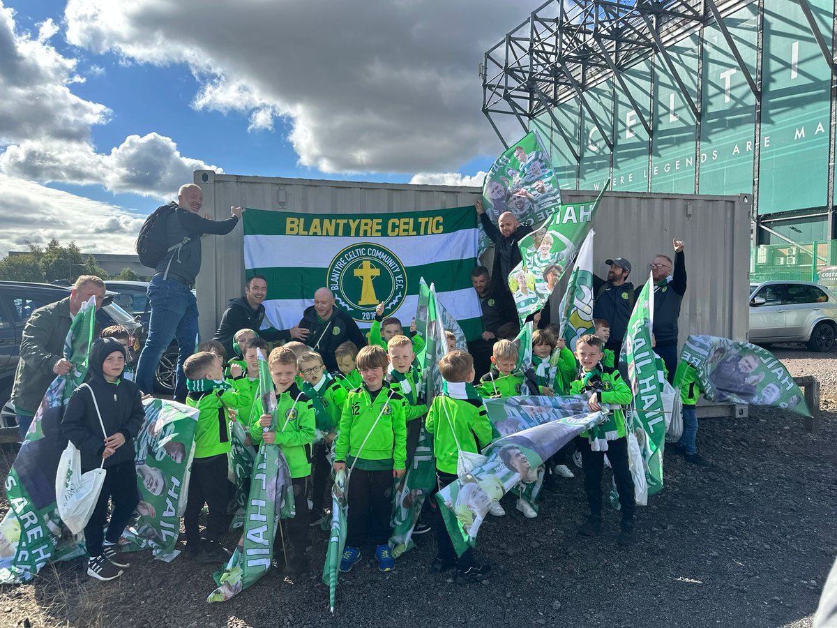 KanoFoundation's tweet photo. Fantastic group of kids we have today all ready to watch the Bhoys 👏👏🎉🎉

Give us a wave if you see us!!
#keepingfootballfreeforkids https://t.co/sgzzFtk6wa