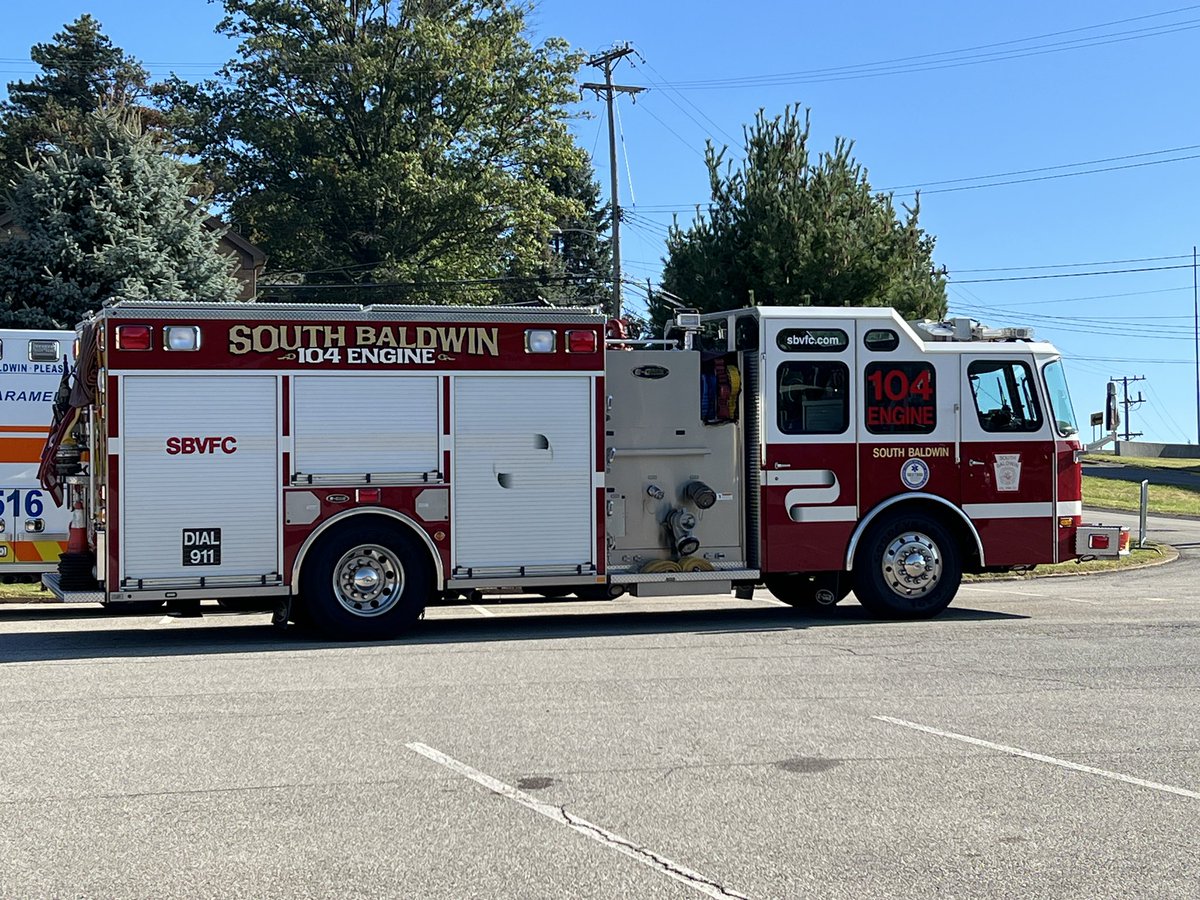 JaneenPeretin's tweet photo. Join us at Touch-a-Truck today from 10-2 today at the @BaldwinBorough building. 🚑🚒🚛🚚 https://t.co/KoylcsIhfy