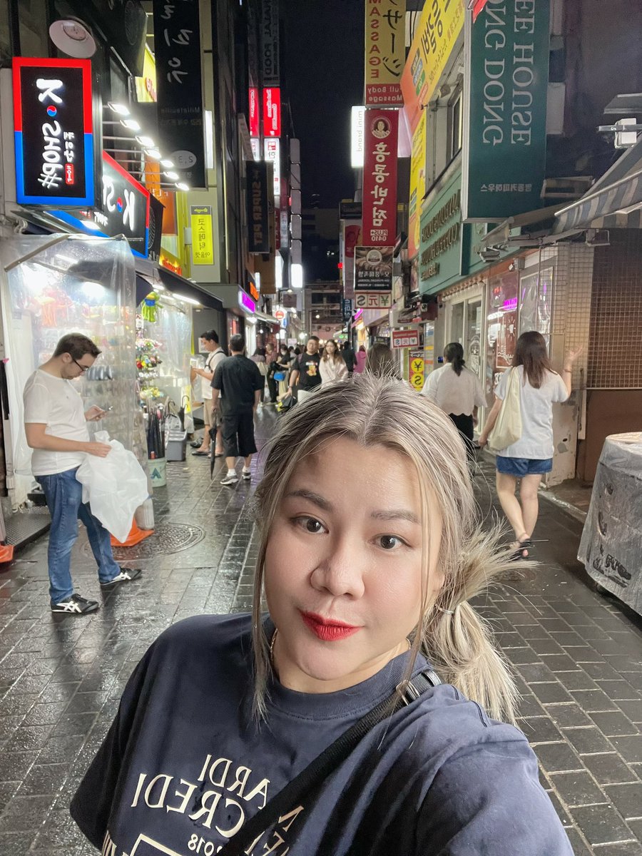 painttuanclub's tweet photo. เสร็จคอนเสิร์ตเดินเที่ยวช้อปปิ้งกันต่อจ้า 🤪
#HiSeoul🇰🇷 https://t.co/gcuLeYEad2