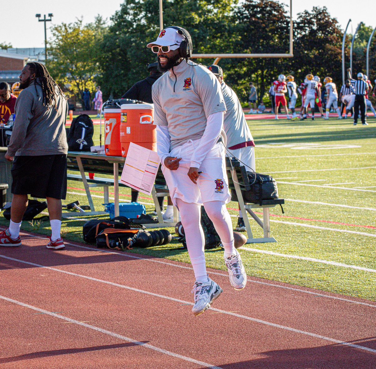 IretonAthletics's tweet image. Jumping into the weekend after a 27-18 football win‼️Great work by our varsity football team as they took on our neighbors at SSSAS. #GreatToBeACardinal #AdvanceAlways #GoCards