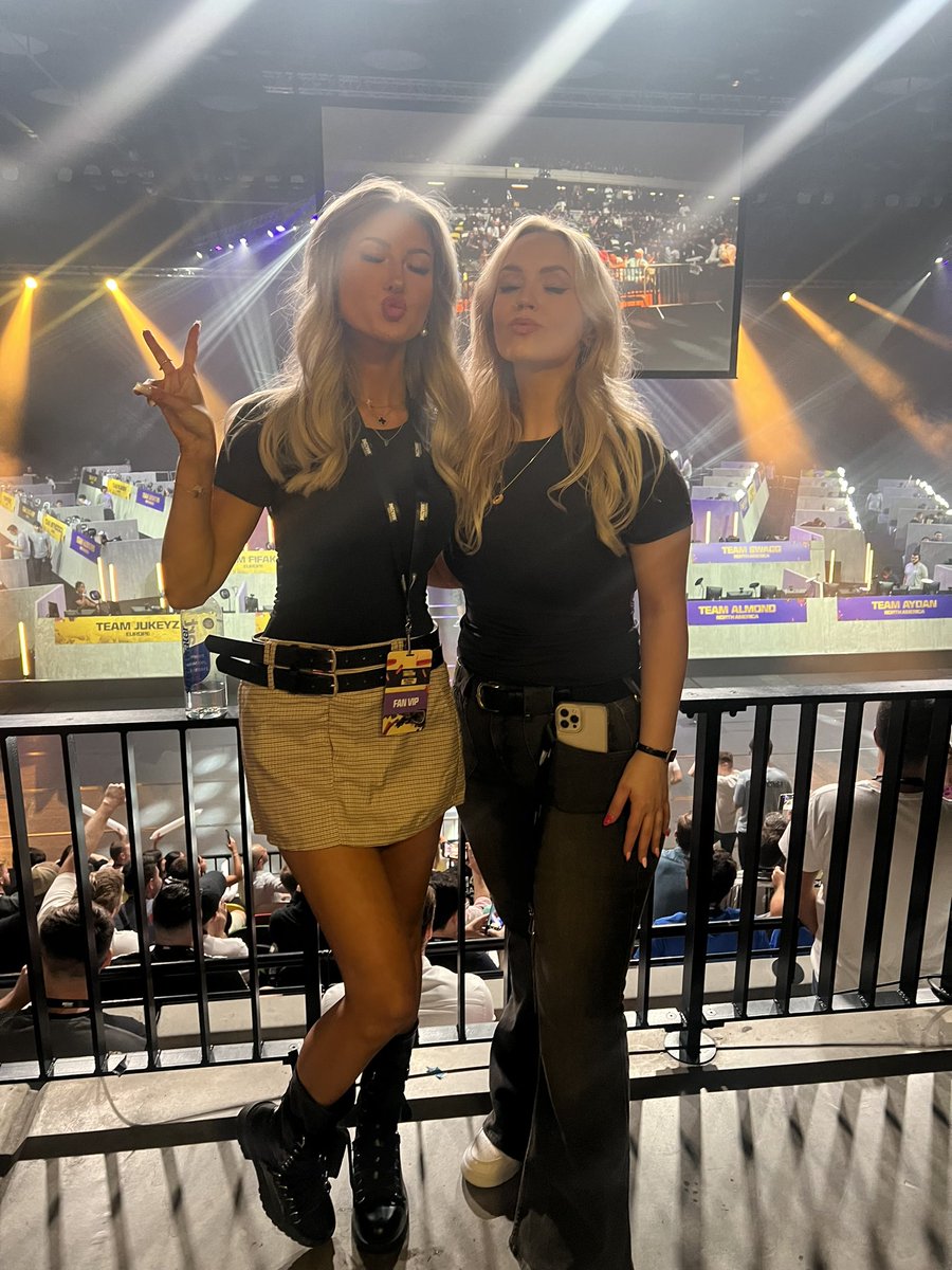 shayarayne's tweet image. LET THE WSOW BEGIN. #WSOWGlobalFinal  @CallofDuty @Activision