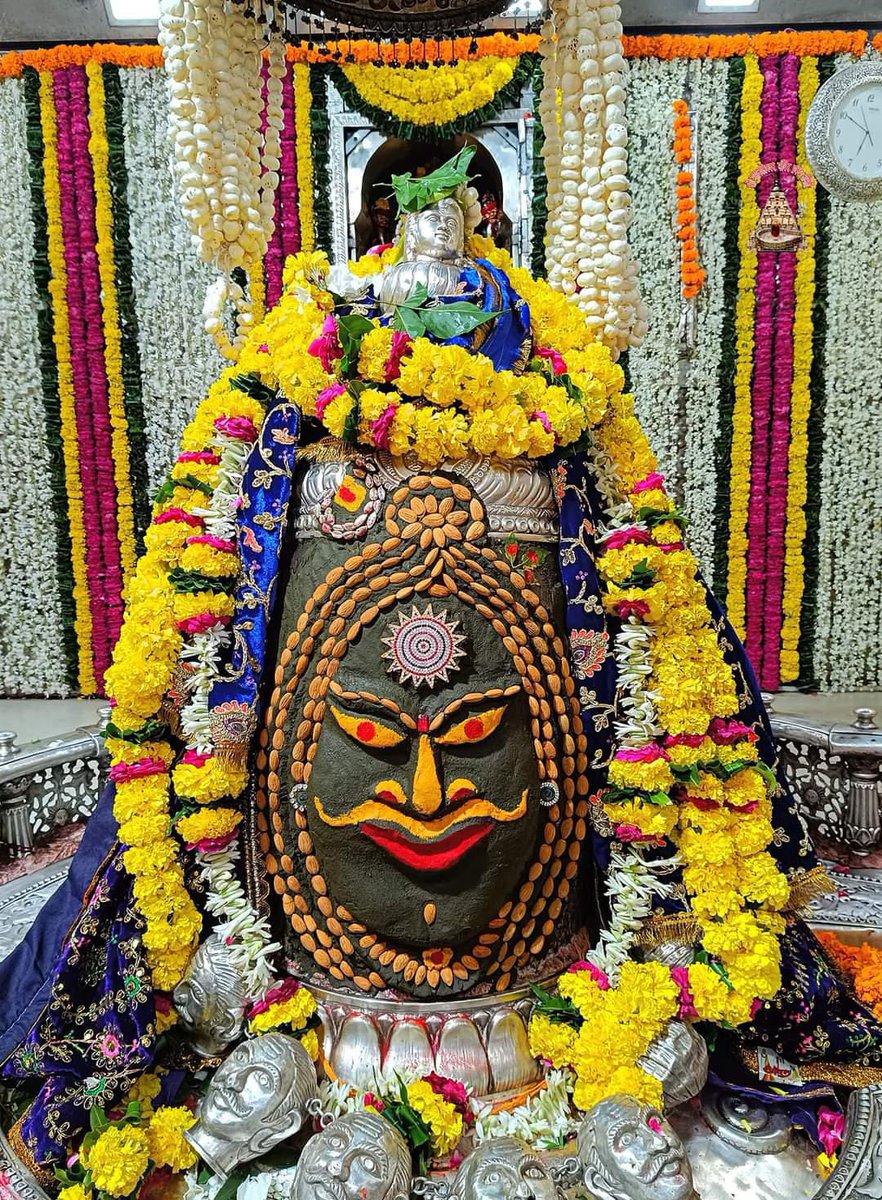 astroashish80's tweet image. ,*🙏🌹जय श्री महाकाल 🌹🙏*&apos;
*श्री महाकालेश्वर ज्योतिर्लिंग का आज का संध्याआरती श्रंगार*
16 सितम्बर 2023 (शनिवार)
#जय_श्री_महाकाल