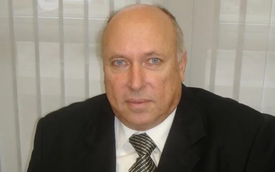 ivanildoiii's tweet image. Esse caso da mulher encontrada em situação análoga à escravidão na casa de um desembargador é escabroso.

O desembargador do TJ-SC diz que a mulher era "da família". Óbvio, que ela só é da família para não receber salário, agora, ela vai entrar na divisão de bens da herança?…