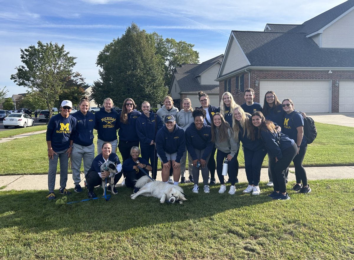 umichsoftball's tweet photo. Repping @umichsoftball and supporting our alumnae participants at this morning’s annual @chadtough Run!
#RunTough #ChadTough #DefeatDIPG https://t.co/6dfOoJz05h