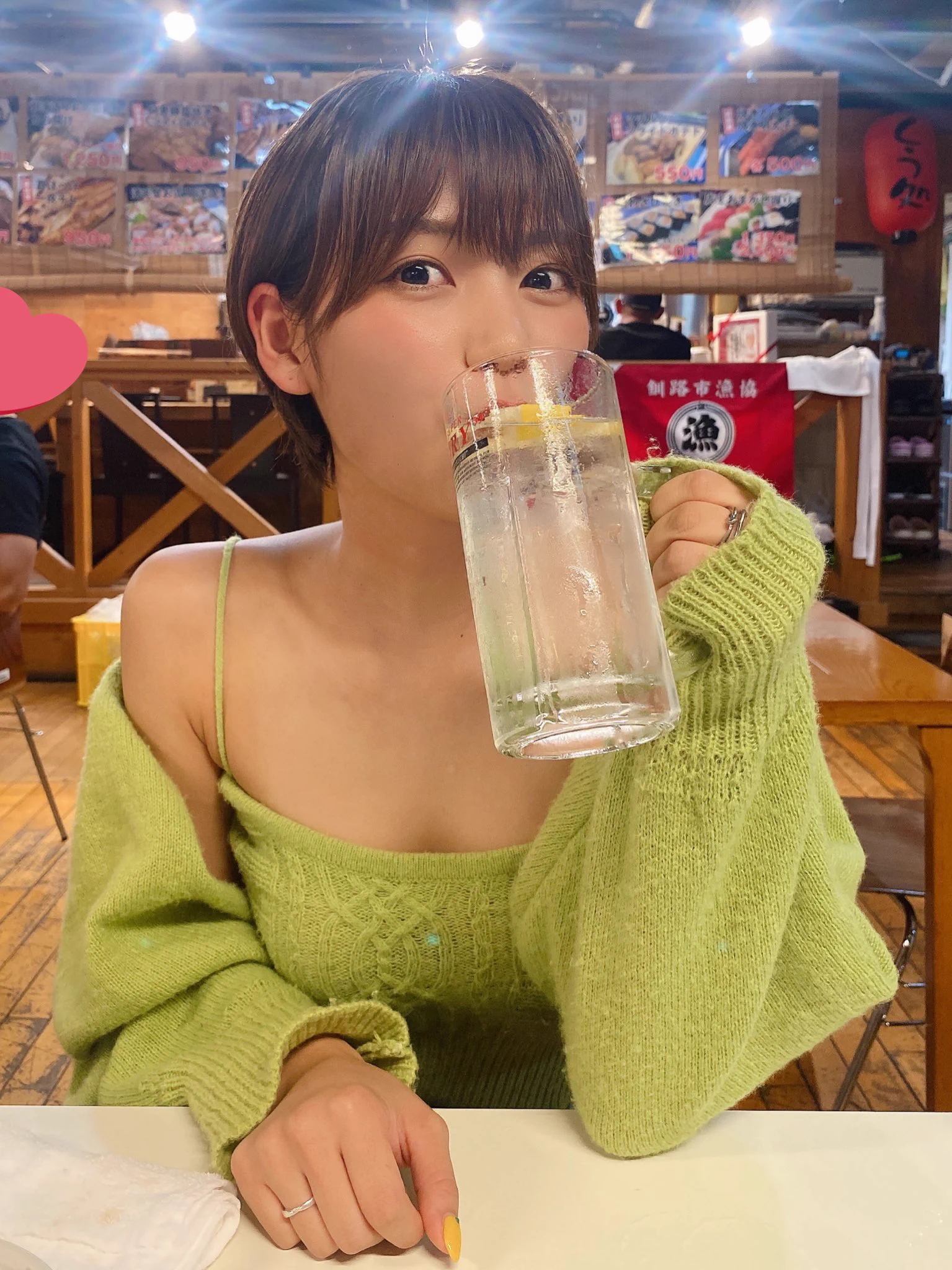 じゅなた(小坂田 純奈)🍺💙 sur X : « 一緒に飲む？🫶🏻 » / X