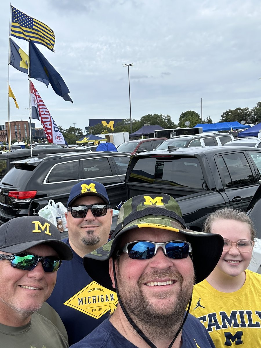 Great friends, great football!  Go Blue! #GoBlue #goblueforever #bighouselive <a href="/bighouselive/">The Big House Band</a>