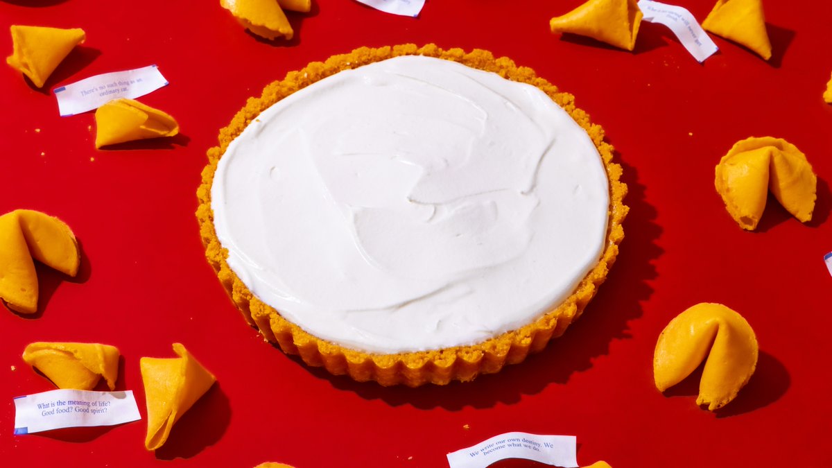 bonappetit's tweet photo. What's even better than a graham cracker crust? A fortune cookie crust. https://t.co/Um14Tdsj4A https://t.co/WdMiXygzJ6