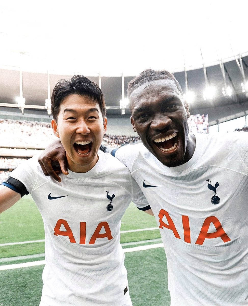 These two🇲🇱🇰🇷

Massive players, on the pitch and with team morale as well💪🤍
