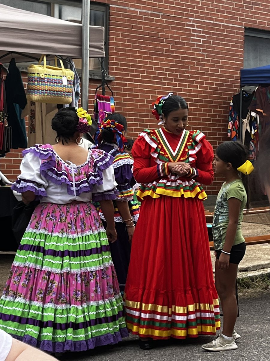 DebbieMonterrey's tweet photo. Today in @dutchtownstl #UrbanEats Food Day
I’m so full. Love the passion in this neighborhood. https://t.co/6ftZUSKaUL https://t.co/VTNmx84CRf