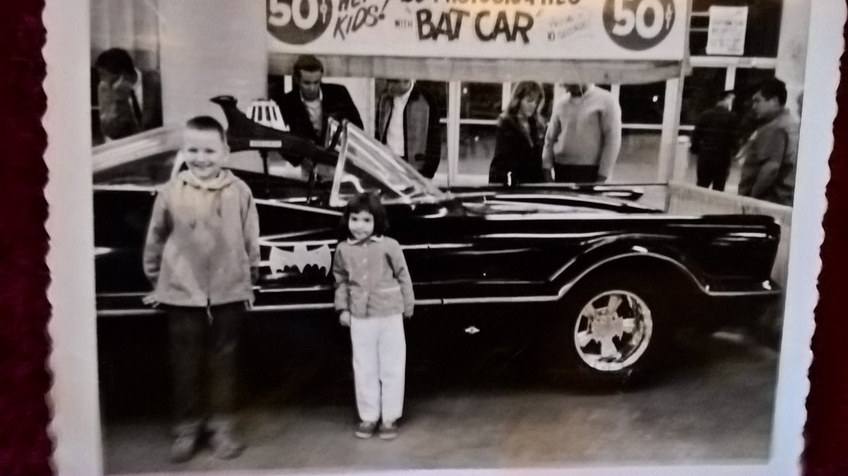 HarryLamont4's tweet image. 🦇🤘 #LosAngelesSportsArena 1963 or 64'.......
#SameBatTime #SameBatChannel #LittleSisSoars
#SkidMarksTheSpot #GoingMobile #George👍 
#NoWeenerMobiles🚫 #NoToBatSoup🚫

youtu.be/YlU1BHa57wo?si…