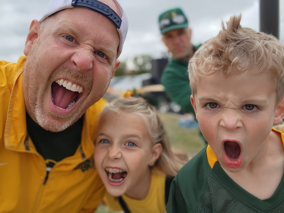 erikhatch's tweet image. #scheelsgameday