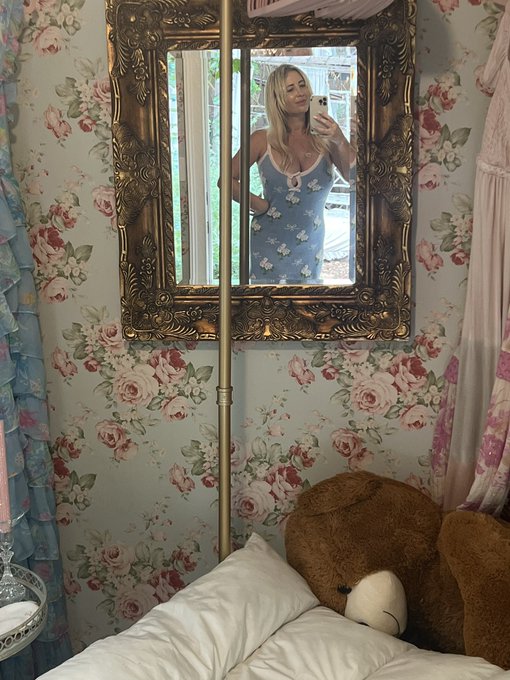 Have you listened to my book 📖 on @audible_com https://t.co/W1HoJLj40F ? https://t.co/xeJKOC7a2q<a class="tags" target="_blank" title="On Twitter" href="/?out=eyJ0eXAiOiJKV1QiLCJhbGciOiJIUzUxMiJ9.eyJpYXQiOjE3MjA3NTg4NzUsImlzcyI6InR3cG9ybnN0YXJzLmNvbSIsIm5iZiI6MTcyMDc1ODg3NSwiZXhwIjoxNzUyMjk0ODc1LCJyZWRpcmVjdF91cmwiOiJodHRwczovL3R3aXR0ZXIuY29tL2F1ZGlibGVfY29tIn0.CSccvs4faUKX8znj-Zcn9dApsTwmWDl2TWaOOsUx-j0jeiG26ywiCXRT7QR_wTB_2GGEParmb5RXcH__kUwhVw">@audible_com</a><a href="/tag/losangeles"class="tags"><span>#losangeles</span></a><a href="/tag/swag"class="tags"><span>#swag</span></a>