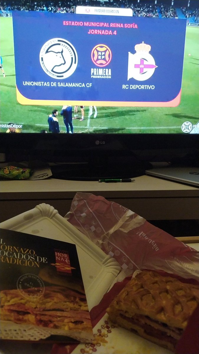 Todo preparado. <a href="/UnionistasCF/">Unionistas de Salamanca CF</a> y <a href="/HORNAZOSALAMANC/">HORNAZO DE SALAMANCA</a> para pasar un par de horas muy charras a 500km de distancia de Salamanca.

Pase lo que pase, el fútbol y la ciudad ya han ganado. Ambientazo y buen rollo para dignificar este deporte.