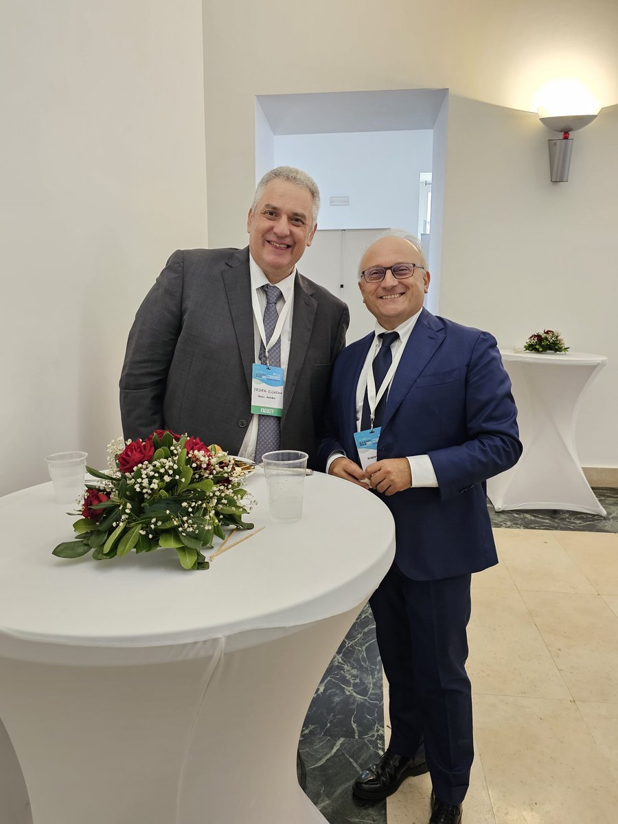 hpbsurgeon1's tweet photo. When the 🤖 get together.... @ILLS_LAPLIVER #ILLS2023Naples @SoubraneO @IswantoSucandy @chdkwon Roberto Troisi, Yasser Elsheikh, Mohammad Rela https://t.co/9CNqGW48Iz