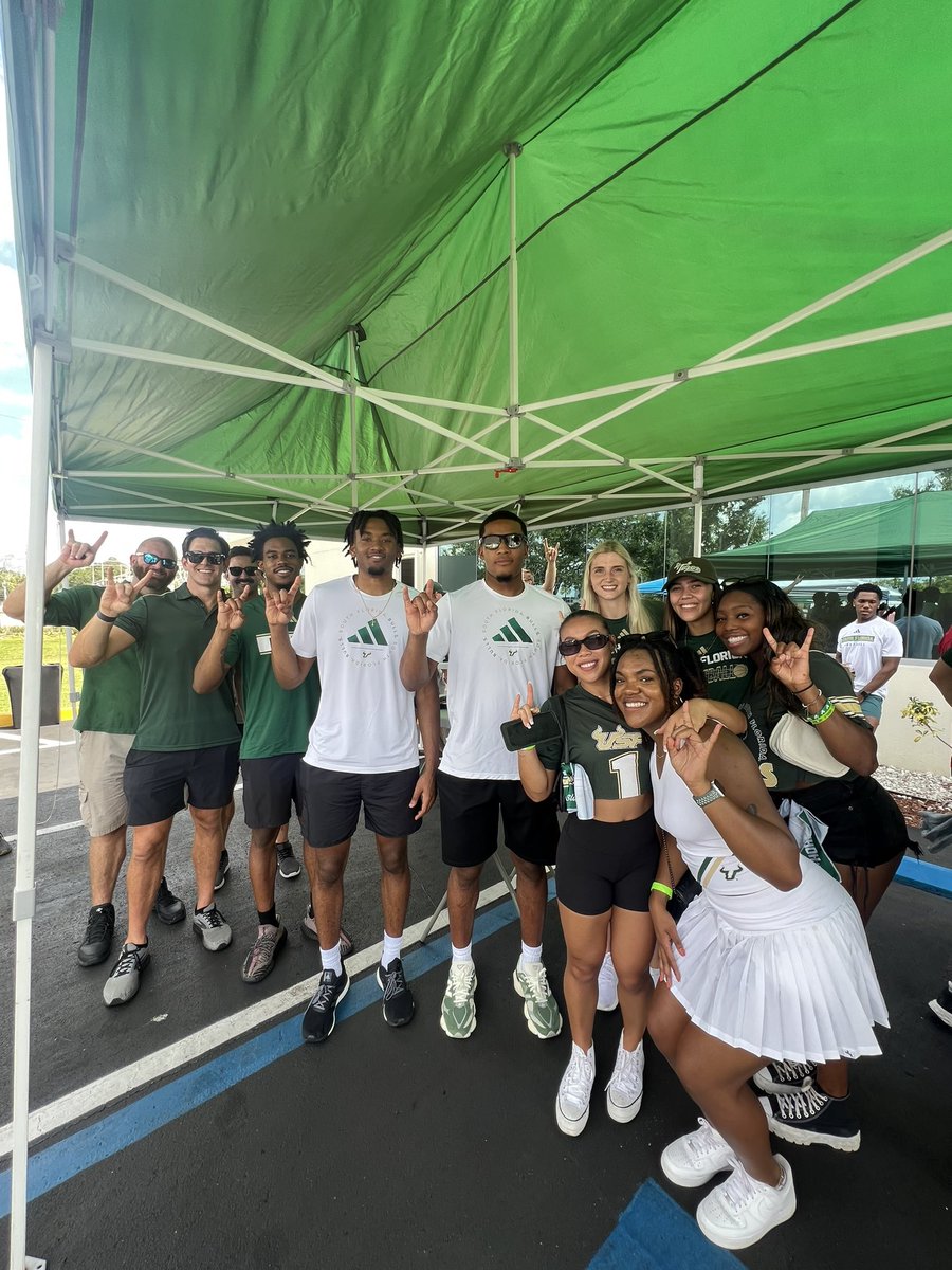 FowlerAvenue's tweet photo. THANK YOU EVERYONE WHO CAME OUT TODAY, HAD SOME FUN, AND SUPPORTED OUR BULLS STUDENT ATHLETES THROUGH THE POWER OF #NIL 🤘

#GoBulls #BeatBama https://t.co/R5pD1Pg26u
