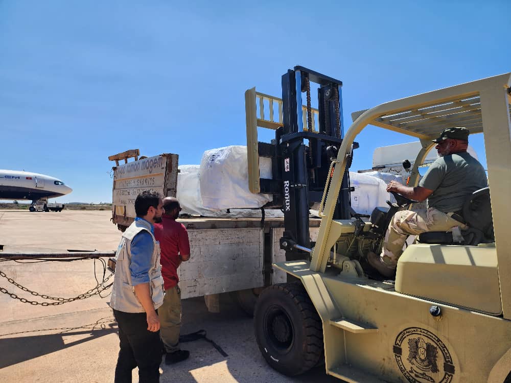 In response to #StormDaniel's aftermath in the #east, UNICEF Libya is Mobilizing. 27 metric tons of relief supplies are en route to #Derna, ready to assist up to 50,000 individuals. W/ an anticipated total of 67 metric tons expected throughout this week. #ForEveryChild