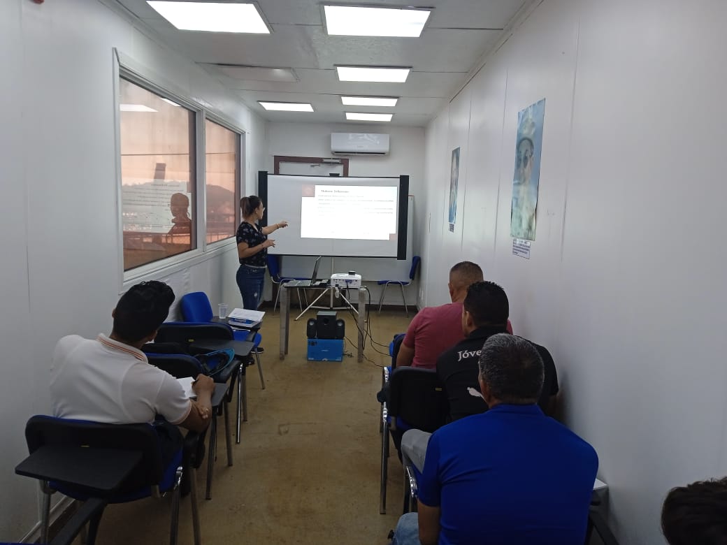 Se inicia curso de Mediciones Eléctricas para operadores de la Empresa Pedro Sotto Alba, fruto del vínculo <a href="/UniversidadMoa/">Universidad de Moa Dr. Antonio Núñez Jiménez</a> Empresa en colaboración a la superación profesional. <a href="/yurisley_valdes/">Yurisley Valdes Mariño</a>
