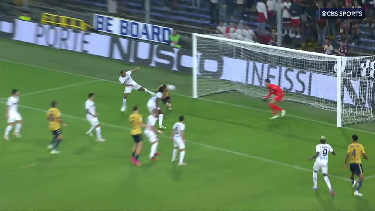 Mattia Bani heads it home!Napoli are stunned 5 minutes before halftime by Genoa. 👀