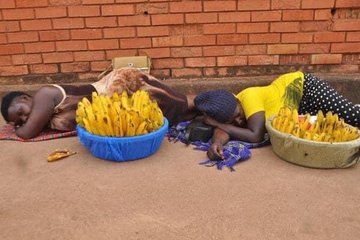 Sometimes you can skip KFC or Chicken lnn and buy 2 buskets at $6 and send these mothers back home and thats the true definition of humanity 🙏