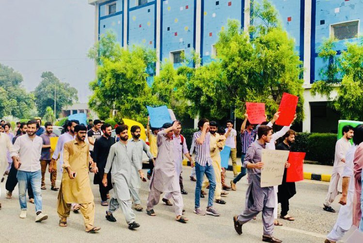 KalamWazir's tweet photo. Education, employment &amp; peace of Pakhtunkhwa have all been destroyed due to Pakistan state's wrong policies &amp; illegitimate participation in mercenary wars. Now when our students go for education in Punjab universities, they r oppressed &amp; abused in various ways.
#NoVCinPU https://t.co/Cyx7ITPiZQ