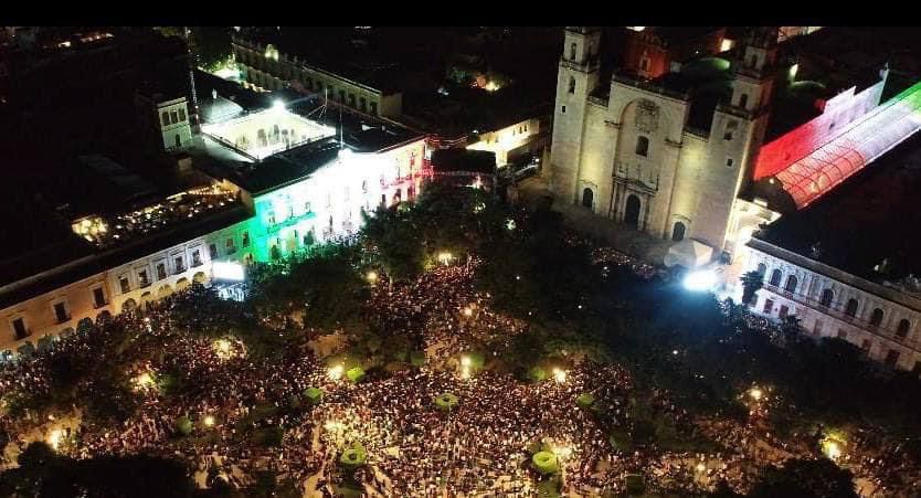 ¡VIVA MÉXICO! ¡VIVA YUCATÁN!

Junto al Gobernador <a href="/MauVila/">Mauricio Vila</a> y cientos de yucatecos, renovamos el orgullo de ser Mexicanos en el tradicional Grito de Independencia en su aniversario 213.

Hoy más que nunca estamos llamados a trabajar por devolverle a México el rumbo correcto.