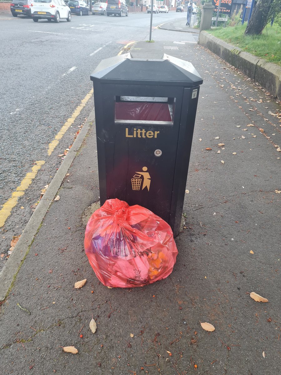 BlackburnTidy's tweet photo. #Tallytime!
236 bags collected by 45 volunteers this week, giving up their time to help keep Blackburn #Sparkling.
Stopping litter making its way into the @RibbleTrust and out to the Irish sea. https://t.co/i78V2HKFqk