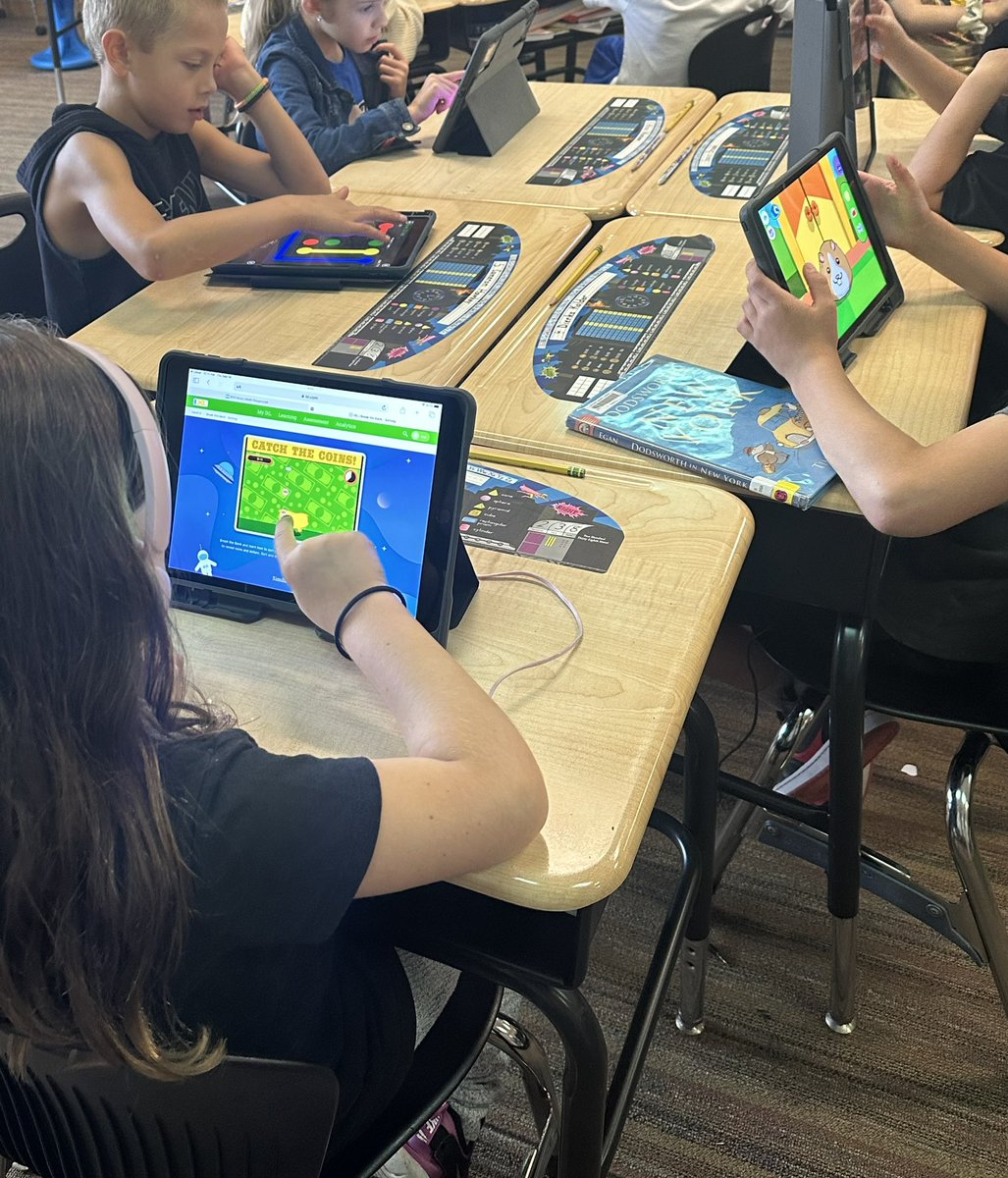 BeaverAreaSD's tweet photo. College Square students engaged by utilizing ipads to complete IXL diagnostic activities as well as mind building excercises and challenges. #applerelaunch https://t.co/7am5Lyolxq