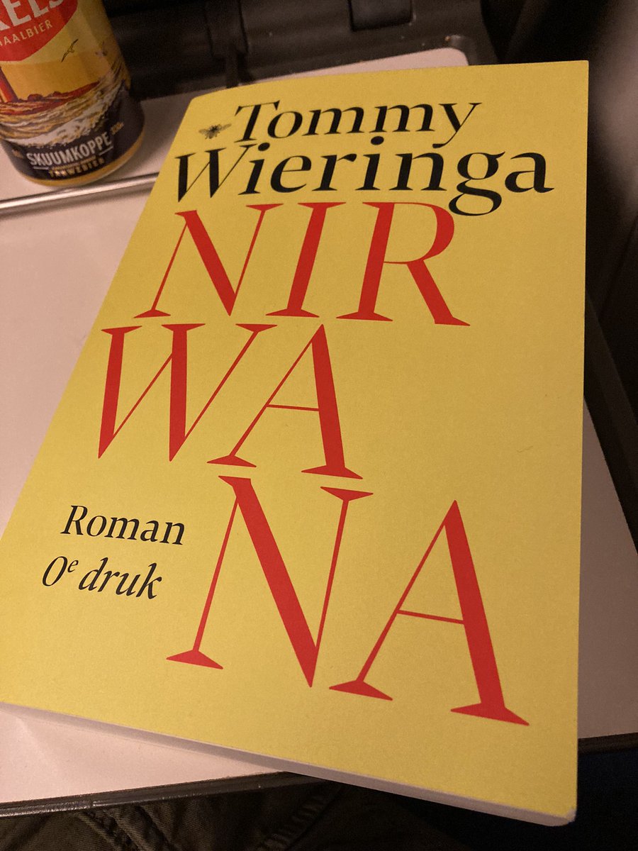 Dubbelmono's tweet photo. Dinsdag in de winkel, maar ik verklap graag dat Nirwana groots is, rauw en onweerstaanbaar grappig, mooi spelend met andere boeken, de auteur en het huidige tijdsgewricht. De Great American Novel, maar dan voor Nederland. #tommywieringa #debezigebij https://t.co/mN40iHiEHP