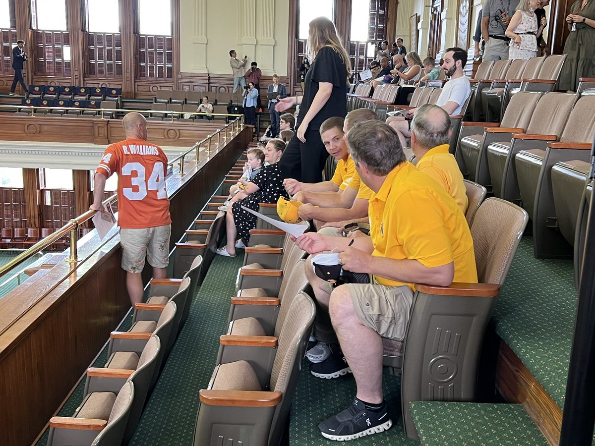 Spotted in the Senate gallery shortly before the vote on impeachment articles against Ken Paxton … UT and Wyoming fans, ahead of tonight’s game in Austin #texleg #PaxtonImpeachmentTrial