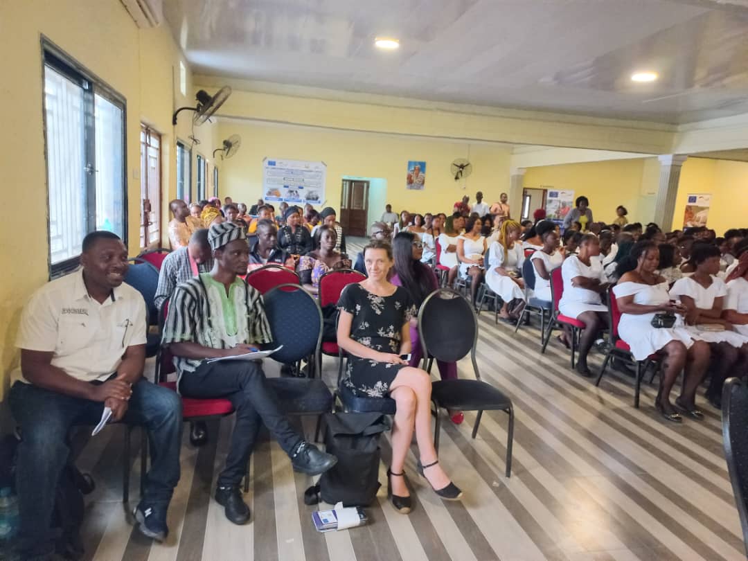 EPP4_SL's tweet photo. 🎓Proud moment! Celebrating the graduation of 600 talented youths in Entrepreneurship in Beauty &amp; Cosmetology! Thanks to @GIz, Raphael Marah and Associates, and the support of @EUinSierraLeone and @bmz, we've empowered budding entrepreneurs in Koinadugu, Falaba, Kono, &amp; Kailahun. https://t.co/bp5Xwx9J60