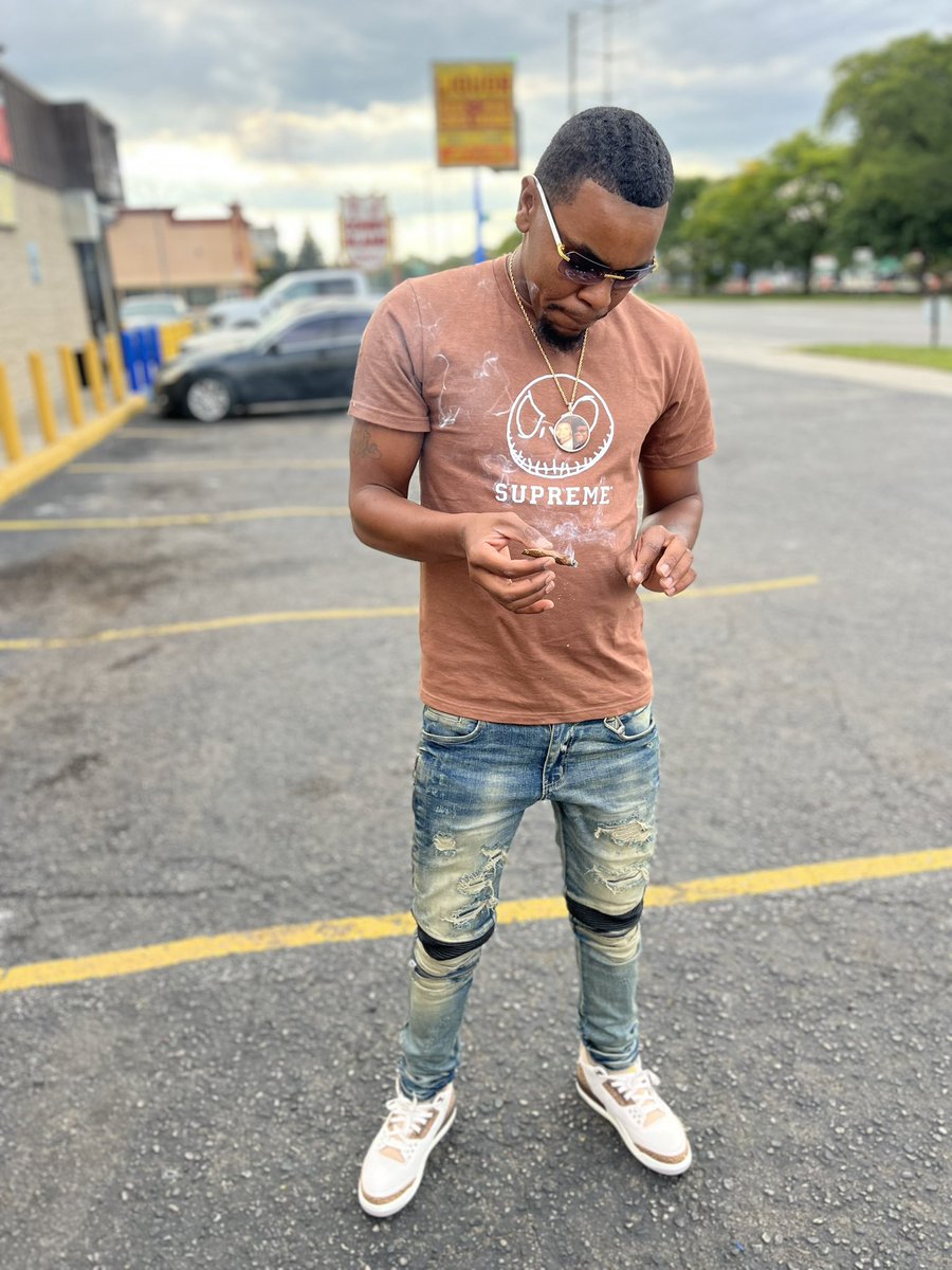 freemysis's tweet photo. I keep my game tight i stay down ran it up by myself ‼️🏌🏽 https://t.co/B1g0MyAIME