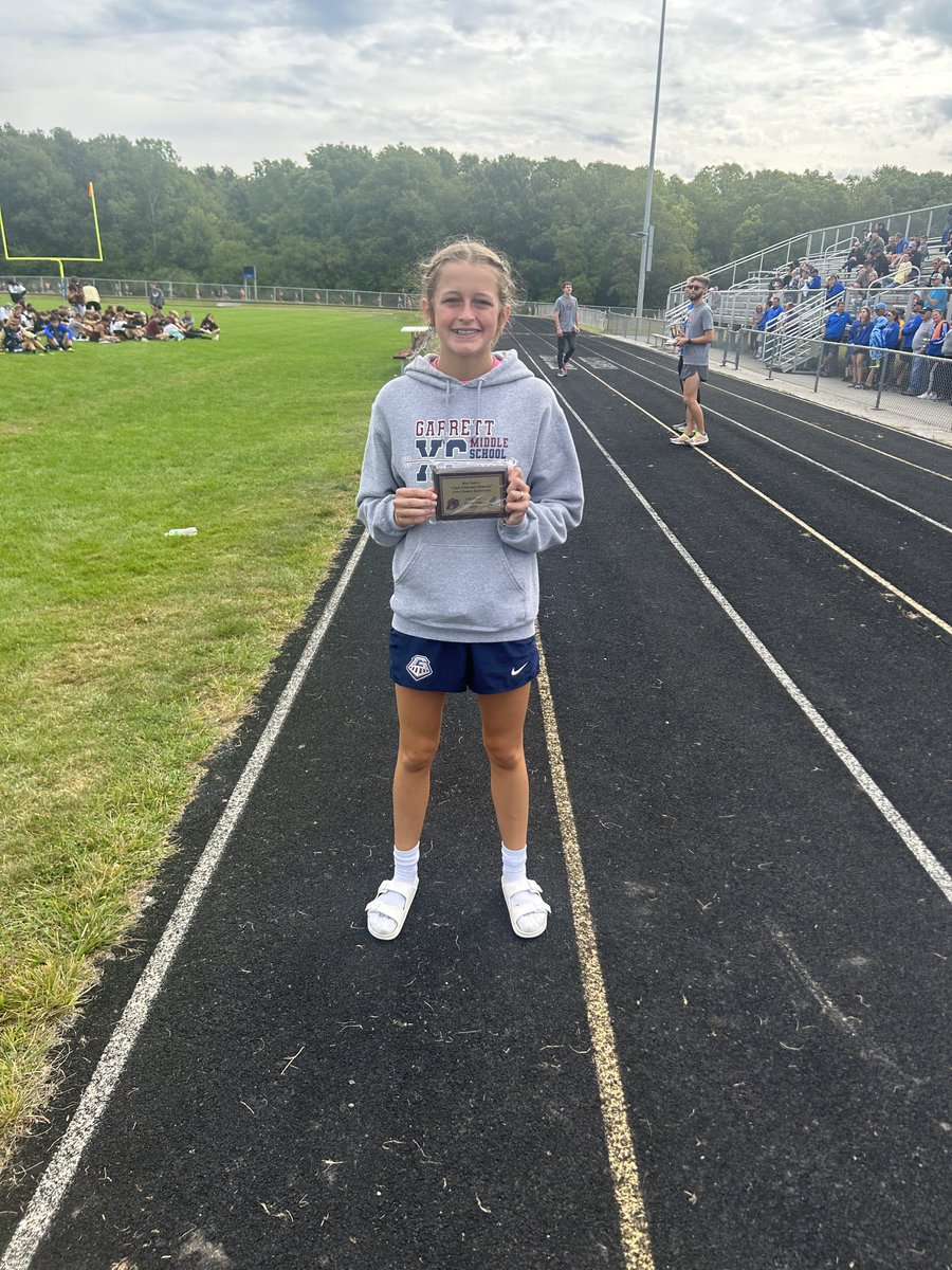 JimPetre1's tweet photo. Garrett Girls XC team places 14th place at a very tough field of teams at West Noble Invitational led by Elly Cossairt in 35th https://t.co/UU5QO2Mn2T