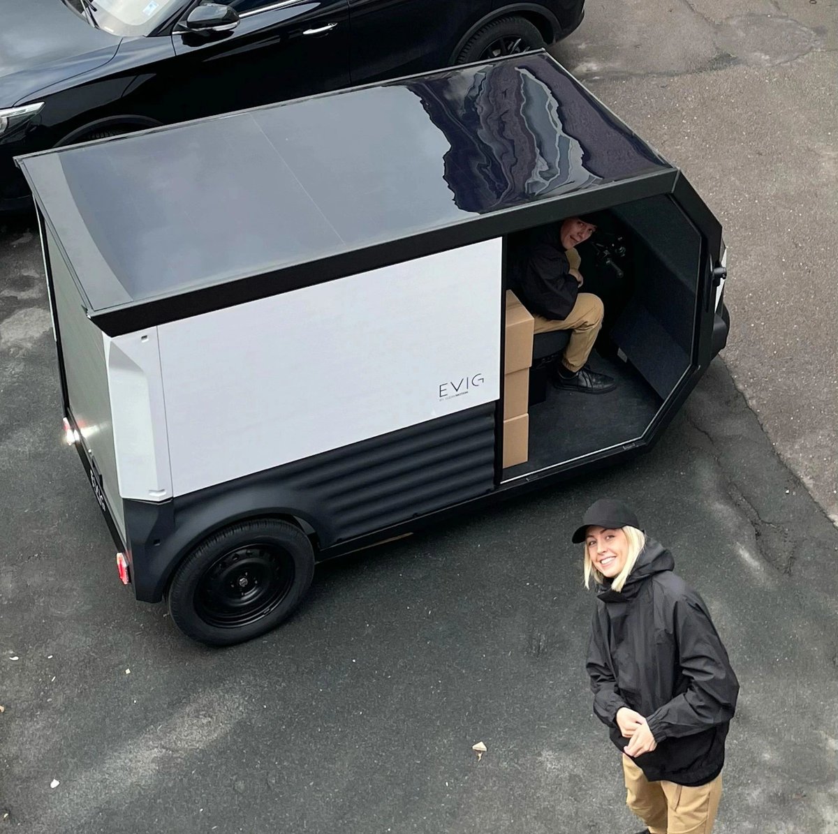 goodnewsfinland's tweet photo. Solar cell firm #Valoe is one of the partners in a new #EUproject that aims to develop light #electricvehicles. 🚗🔋
The #Finnish company's technology makes it possible to produce a vehicle that works mostly independently of the electricity grid. ☀️⚡
👉https://t.co/RQWeBiKRhy https://t.co/tChhBX8aDT