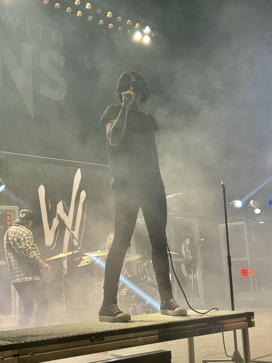 lys 🦇 tweet media