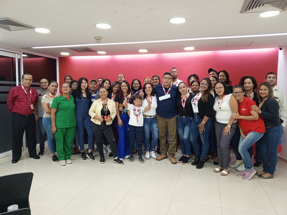 REDVZLA_OFICIAL's tweet photo. #DatoRed|| Hoy #16Sep nuestro @MinAlimenVen cumple 19 años de Soberanía Alimentaria desde @REDVZLA_OFICIAL nos complace ser parte de esta gran familia de #Minppal
¡Felicidades #Minppal, juntos seguiremos venciendo!
#MinppalEsPueblo
#VenezuelaEsÚnica https://t.co/nktBVEMmKr