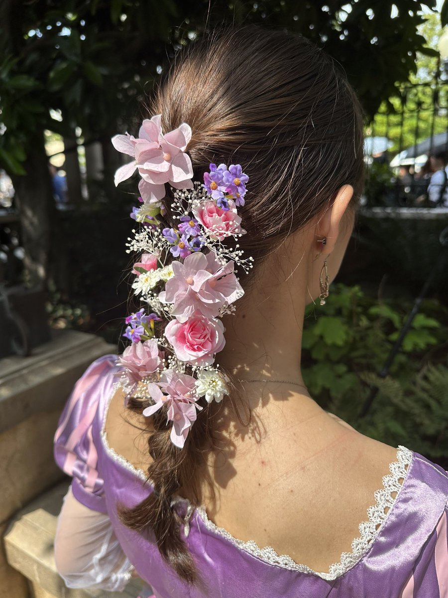 2525channel_'s tweet photo. 9月16日🎂26歳誕生日ディズニー💗
最高の誕生日になりました🥰

髪型作るのを自分で頑張りました！
お花は相手に刺してもらいました💐 https://t.co/ddD4fFOVHa
